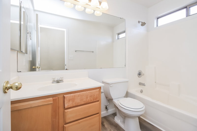 2,040/Mo, 2024 E Appaloosa Rd Gilbert, AZ 85296 Bathroom View