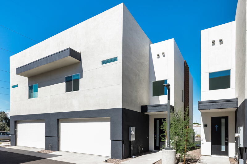 0/Mo, 14251 N. 7th Street 2 Phoenix, AZ 85022 External View