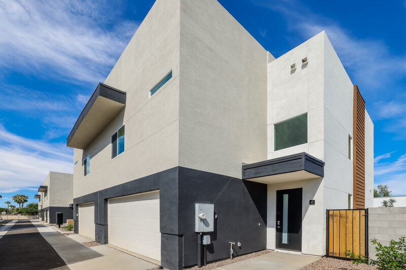 0/Mo, 14251 N. 7th Street 6 Phoenix, AZ 85022 External View