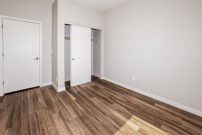 0/Mo, 14251 N. 7th Street 6 Phoenix, AZ 85022 Main Bedroom View 2