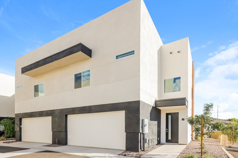 0/Mo, 14251 N. 7th Street 7 Phoenix, AZ 85022 External View