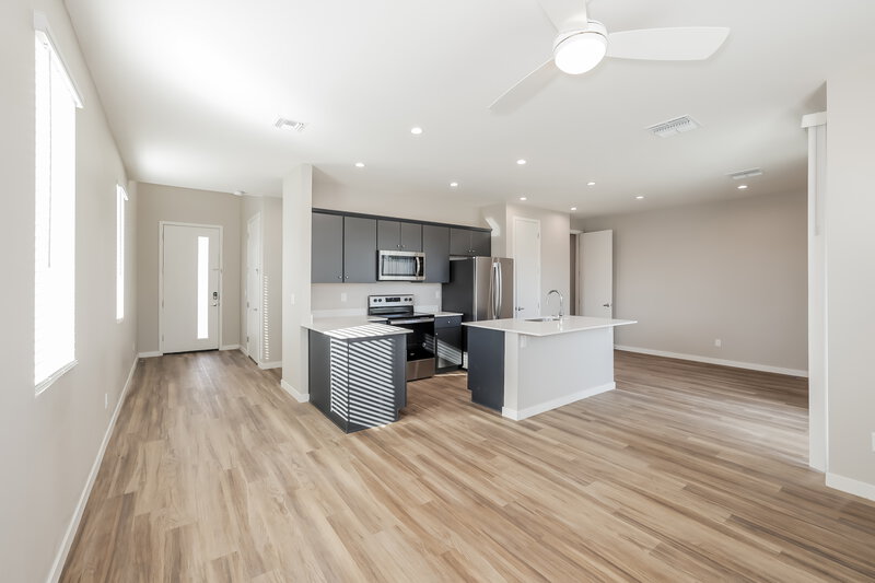 0/Mo, 14251 N. 7th Street 7 Phoenix, AZ 85022 Living Room View 2
