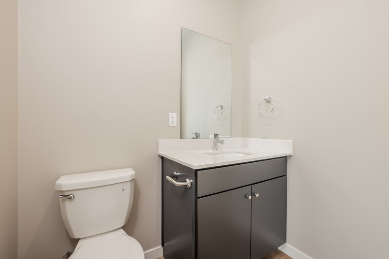 0/Mo, 14251 N. 7th Street 7 Phoenix, AZ 85022 Bathroom View 2