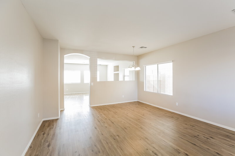 2,315/Mo, 6906 S 50th Glen Laveen, AZ 85339 Living Room View