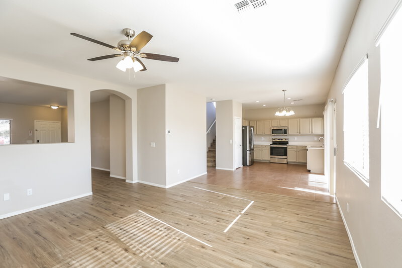 2,315/Mo, 6906 S 50th Glen Laveen, AZ 85339 Family Room View