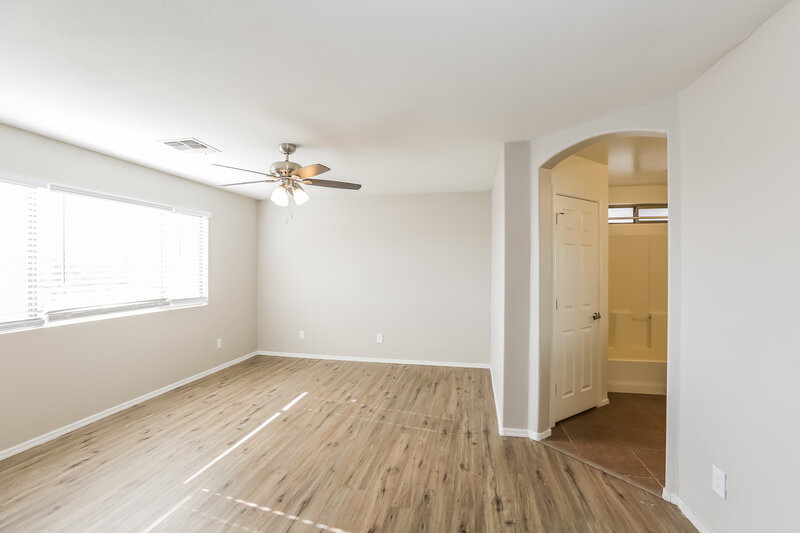 2,315/Mo, 6906 S 50th Glen Laveen, AZ 85339 Main Bedroom View