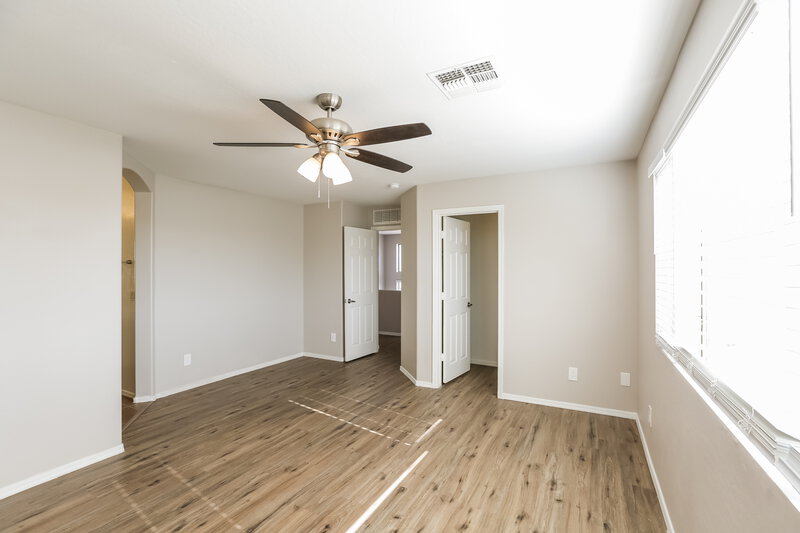 2,315/Mo, 6906 S 50th Glen Laveen, AZ 85339 Main Bedroom View 2