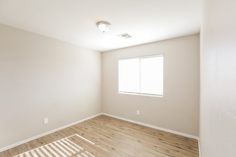 2,315/Mo, 6906 S 50th Glen Laveen, AZ 85339 Bedroom View