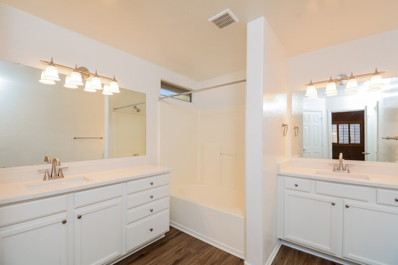 1,905/Mo, 14130 N 133Rd Dr Surprise, AZ 85379 Main Bathroom View