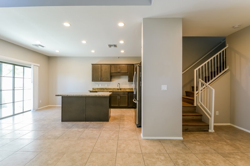 2,200/Mo, 18777 N 43rd Avenue, 40 Glendale, AZ 85308 Dining Room View 2