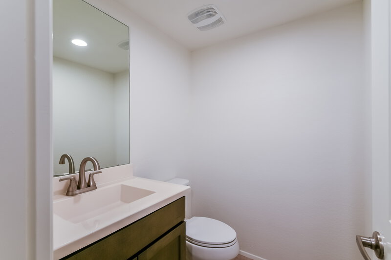 2,200/Mo, 18777 N 43rd Avenue, 40 Glendale, AZ 85308 Bathroom View