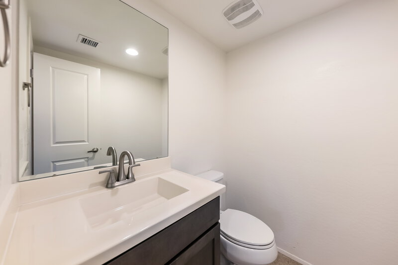 1,945/Mo, 18777 N 43rd Avenue, 40 Glendale, AZ 85308 Bathroom View 2