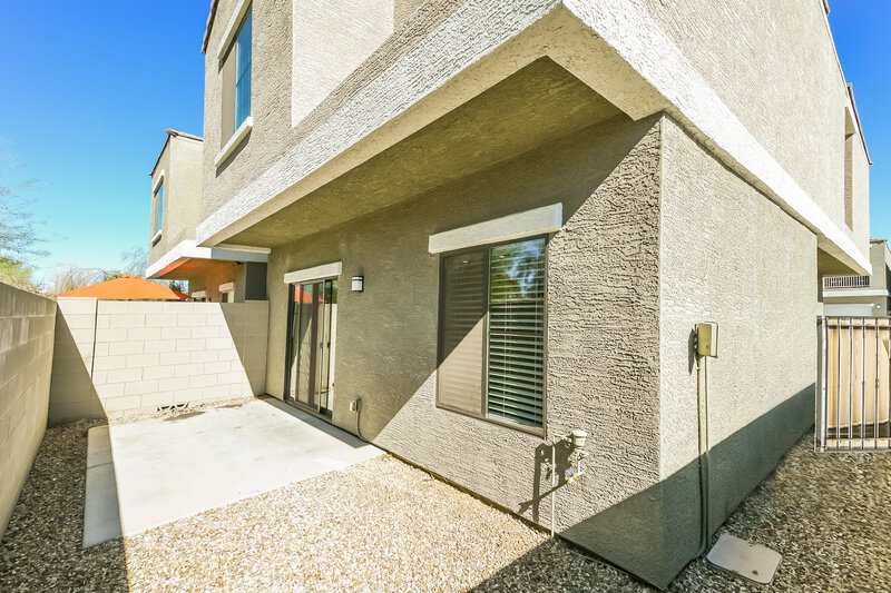 2,200/Mo, 18777 N 43rd Avenue, 40 Glendale, AZ 85308 Rear View