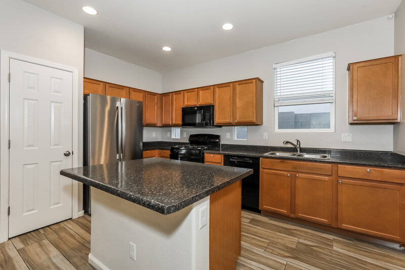 2,340/Mo, 7414 E Onza Ave Mesa, AZ 85212 Kitchen View