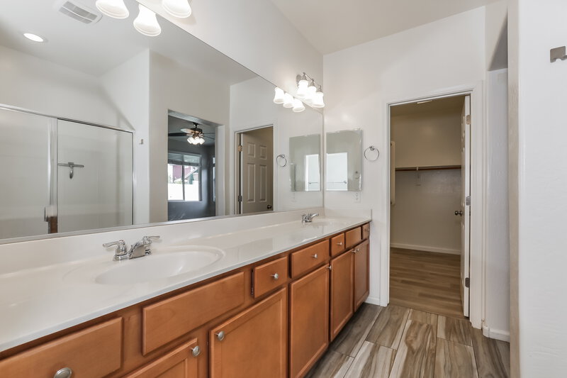 2,340/Mo, 7414 E Onza Ave Mesa, AZ 85212 Main Bathroom View 2