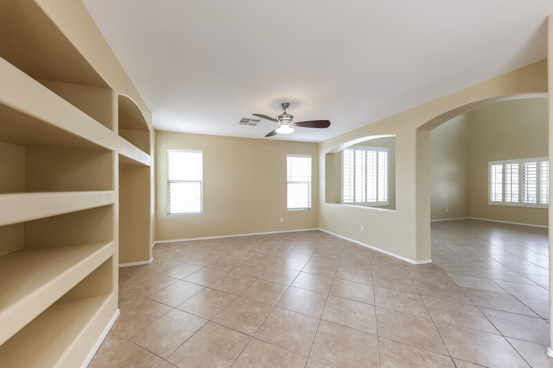 2,420/Mo, 27717 N 64th Dr Phoenix, AZ 85083 Family Room View 2