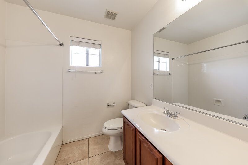 2,420/Mo, 27717 N 64th Dr Phoenix, AZ 85083 Bathroom View