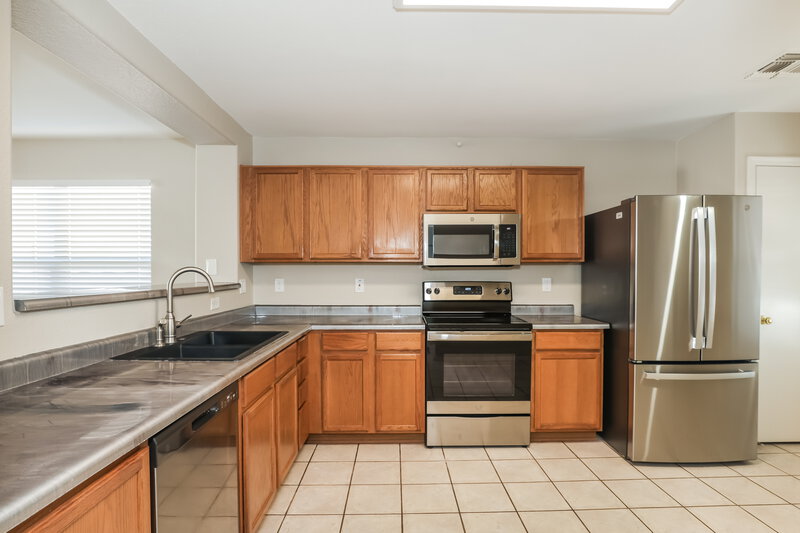 2,095/Mo, 11240 E Sunland Ave Mesa, AZ 85208 Kitchen View