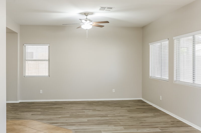 2,300/Mo, 11572 W Madison St Avondale, AZ 85323 Master Bedroom View 2