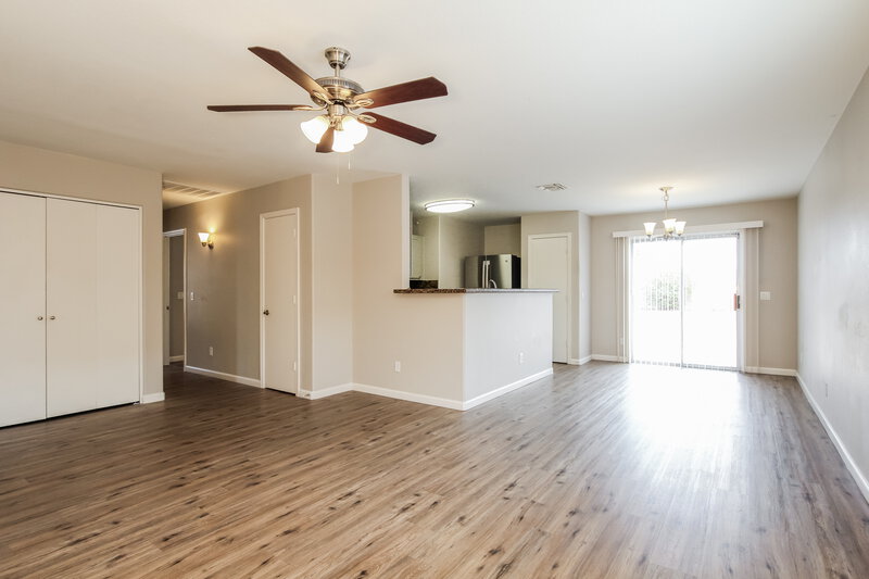 1,865/Mo, 2613 S 71St Dr Phoenix, AZ 85043 Living Room View 2