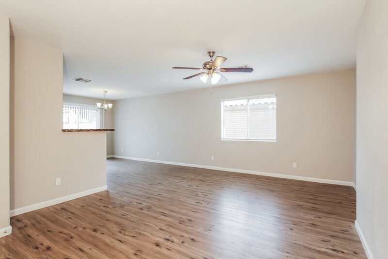1,865/Mo, 2613 S 71St Dr Phoenix, AZ 85043 Living Room View 3
