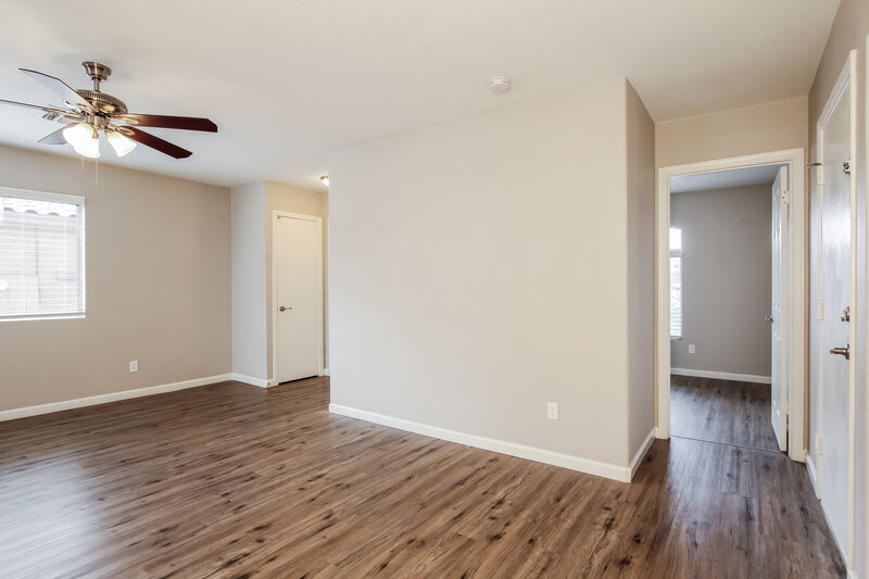 1,865/Mo, 2613 S 71St Dr Phoenix, AZ 85043 Living Room View 4