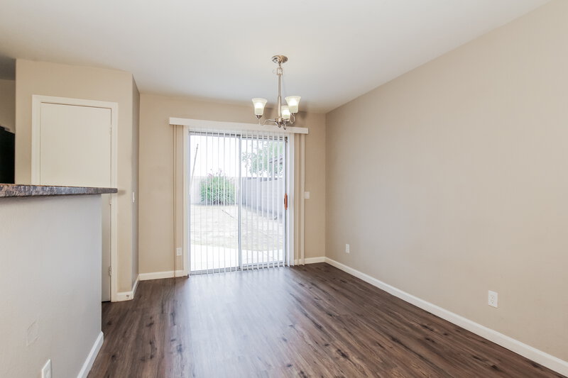 1,865/Mo, 2613 S 71St Dr Phoenix, AZ 85043 Dining Room View