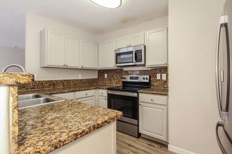1,865/Mo, 2613 S 71St Dr Phoenix, AZ 85043 Kitchen View