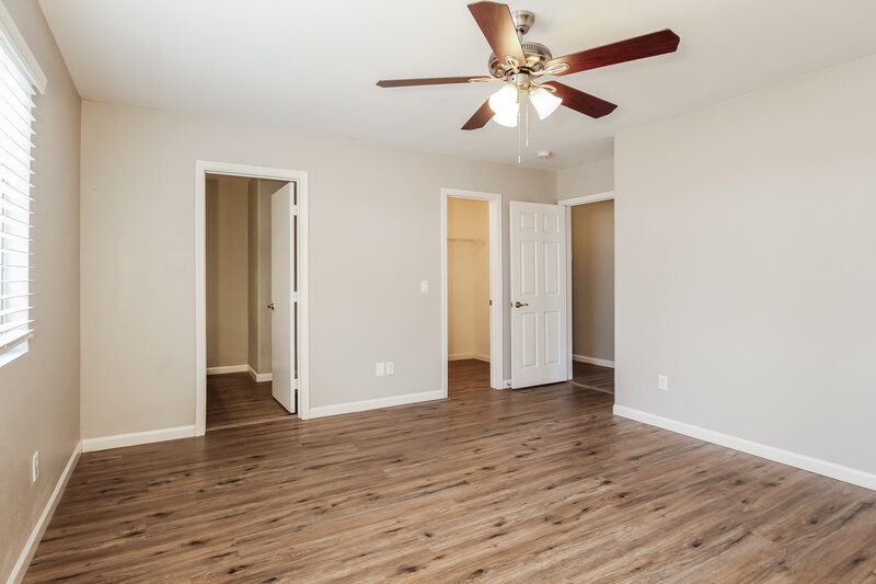 1,865/Mo, 2613 S 71St Dr Phoenix, AZ 85043 Main Bedroom View