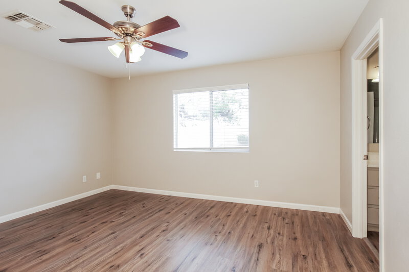 1,865/Mo, 2613 S 71St Dr Phoenix, AZ 85043 Main Bedroom View 2