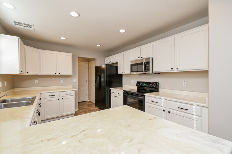 2,225/Mo, 3014 E Megan St Gilbert, AZ 85295 Kitchen View 2