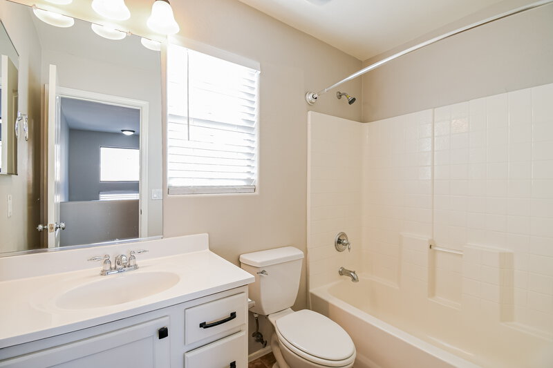 2,225/Mo, 3014 E Megan St Gilbert, AZ 85295 Bathroom View 2