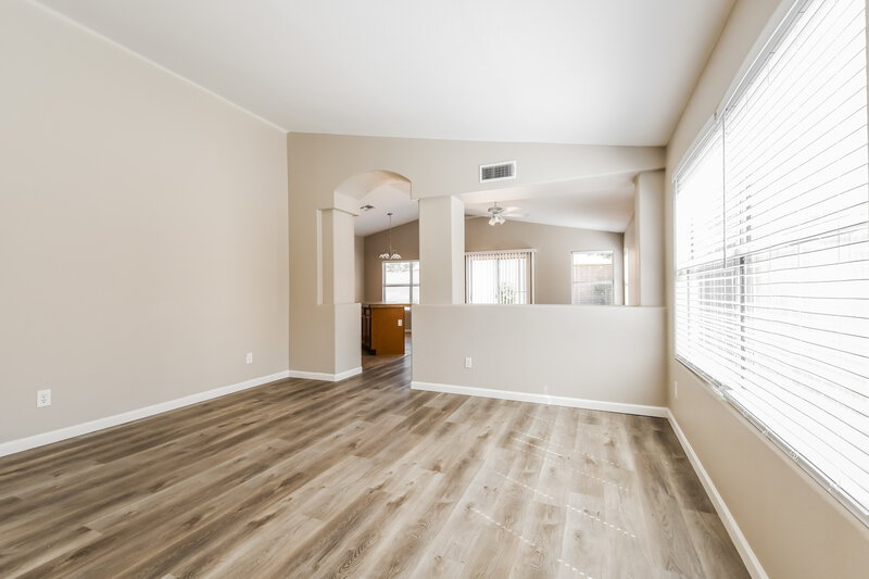 1,835/Mo, 3034 W Melinda Ln Phoenix, AZ 85027 Living Room View 2