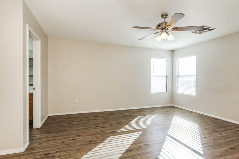 1,815/Mo, 3905 W Park St Phoenix, AZ 85041 Main Bedroom View