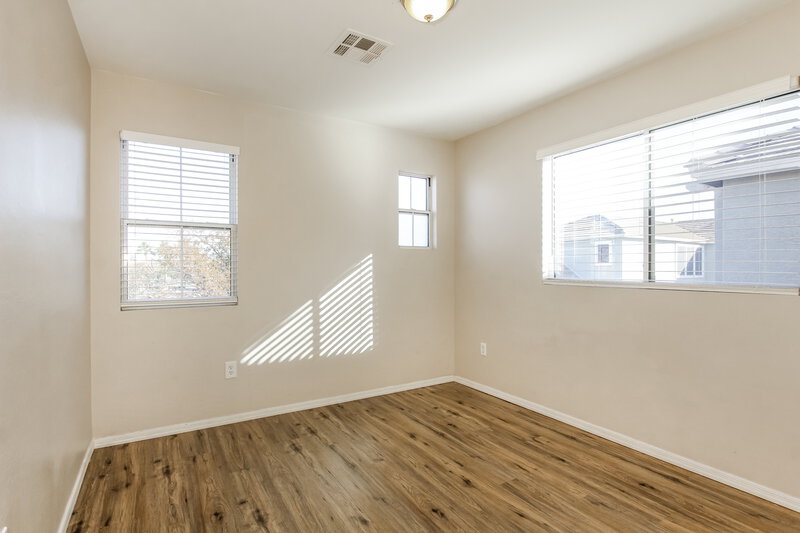 1,815/Mo, 3905 W Park St Phoenix, AZ 85041 Bedroom View 3