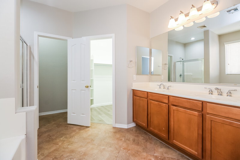 3,765/Mo, 5480 S Scott Pl Chandler, AZ 85249 Main Bathroom View