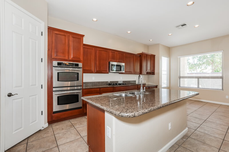 3,485/Mo, 2244 E Canyon Pl Chandler, AZ 85249 Kitchen View