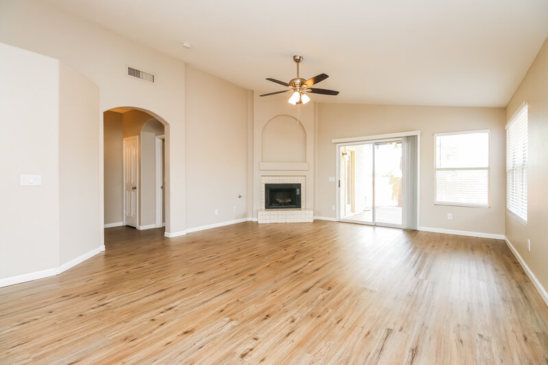 2,235/Mo, 2044 S Avoca Cir Mesa, AZ 85209 Living Room View