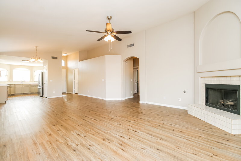 2,235/Mo, 2044 S Avoca Cir Mesa, AZ 85209 Living Room View 2