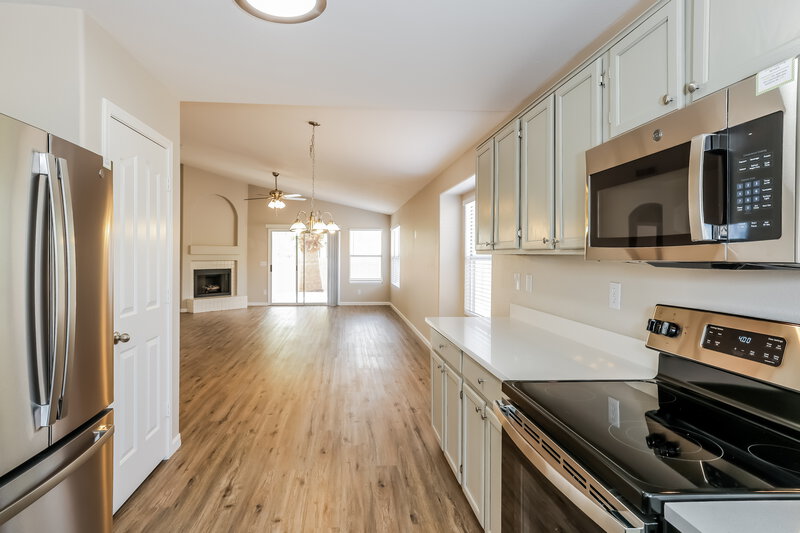 2,335/Mo, 2044 S Avoca Cir Mesa, AZ 85209 Kitchen View 2