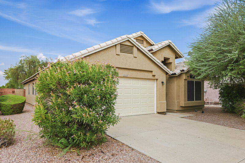 2,570/Mo, 20428 N 9th St Phoenix, AZ 85024 Side View