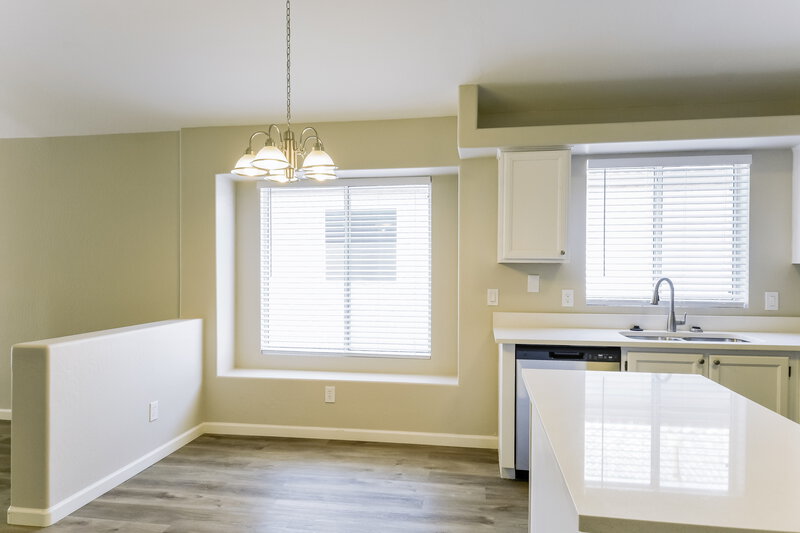 2,720/Mo, 20428 N 9th St Phoenix, AZ 85024 Breakfast Nook View