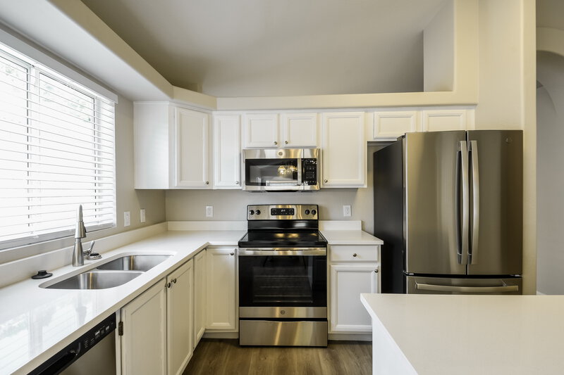 2,720/Mo, 20428 N 9th St Phoenix, AZ 85024 Kitchen View