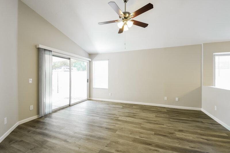2,720/Mo, 20428 N 9th St Phoenix, AZ 85024 Family Room View