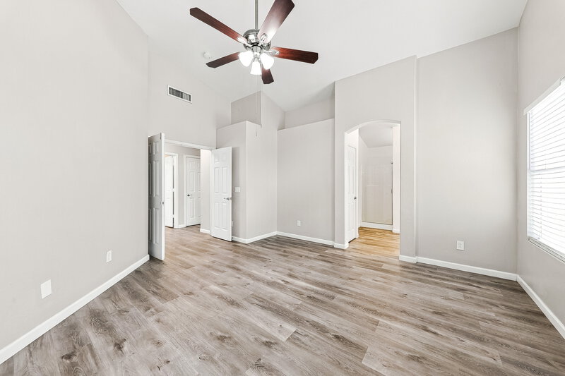 2,570/Mo, 20428 N 9th St Phoenix, AZ 85024 Primary Bedroom View 2