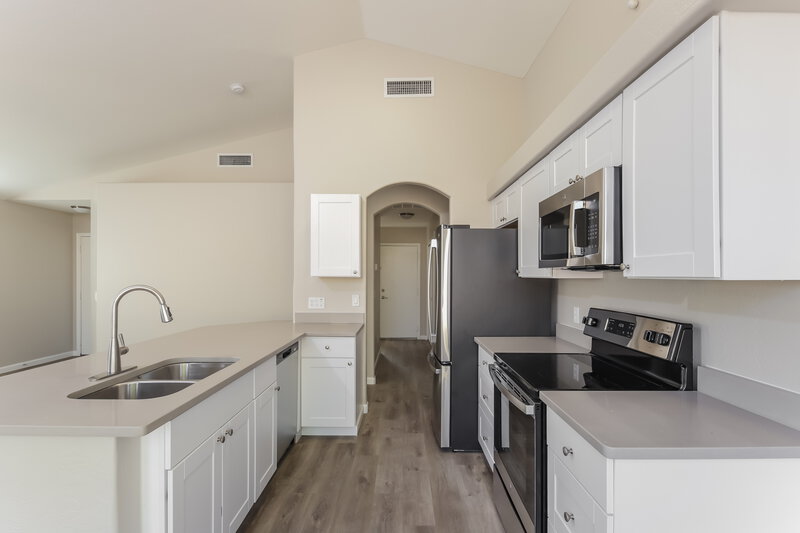 2,020/Mo, 8338 W Bluefield Ave Peoria, AZ 85382 Kitchen View