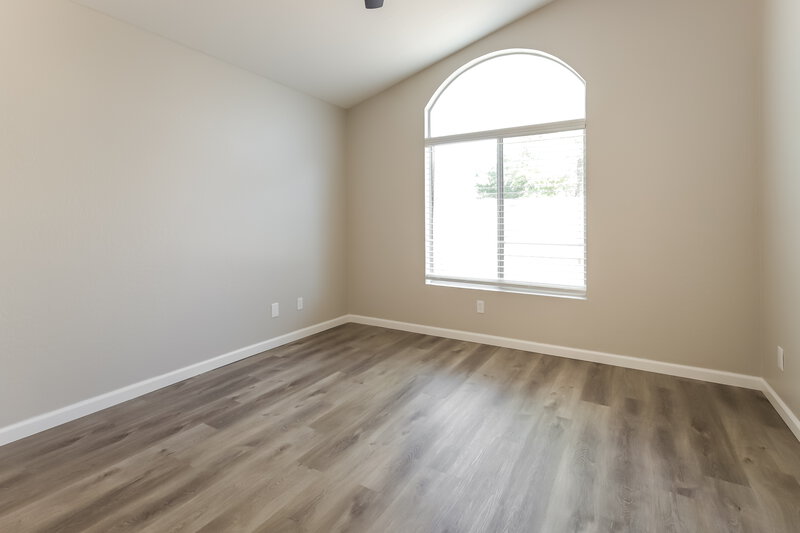2,020/Mo, 8338 W Bluefield Ave Peoria, AZ 85382 Main Bedroom View