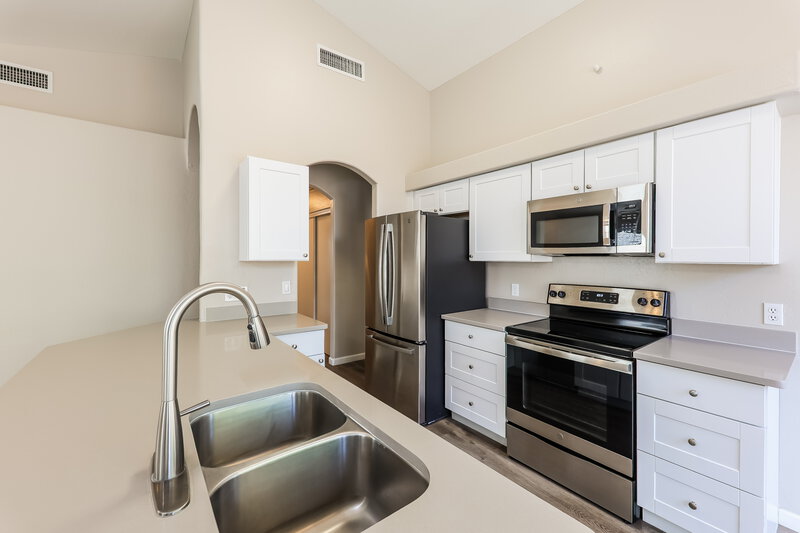 2,020/Mo, 8338 W Bluefield Ave Peoria, AZ 85382 Kitchen View