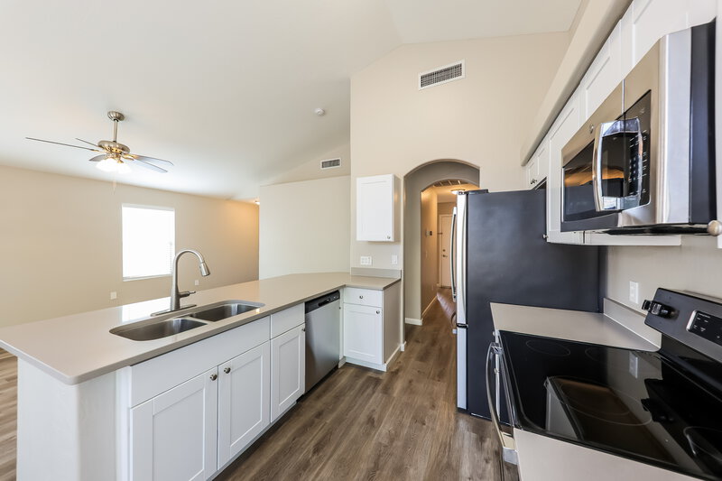 2,020/Mo, 8338 W Bluefield Ave Peoria, AZ 85382 Kitchen View 2