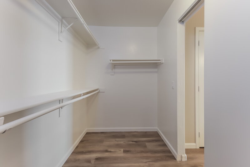 2,020/Mo, 8338 W Bluefield Ave Peoria, AZ 85382 Closet View